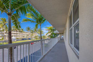 2565 S Ocean Boulevard 209, Palm Beach, FL 33480 Sold 06/17/24