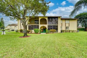 304 Pine Ridge Circle C-2, Greenacres, FL 33463 Sold 11/28/23