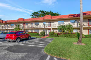 4 Abbey Lane 106, Delray Beach, FL 33446 Sold 01/17/24