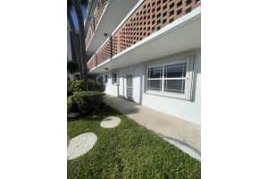 2050 NE 39th Street E110, Lighthouse Point, FL 33064 Sold 11/30/23