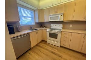 2050 NE 39th Street E110, Lighthouse Point, FL 33064 Sold 11/30/23