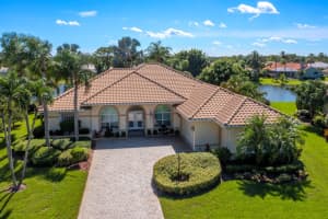 5274 SE Lost Lake Way, Hobe Sound, FL 33455 Sold 12/14/23