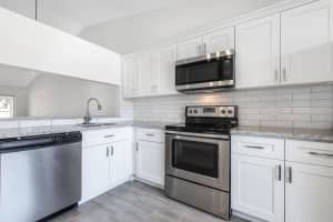 140 Moccasin Trail S, Jupiter, FL 33458 Sold 01/09/24
