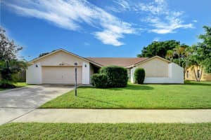 8164 Winnipesaukee Way, Lake Worth, FL 33467 Sold 12/07/23