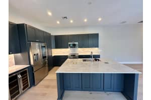 2921 Twin Oaks Way, Wellington, FL 33414 Sold 01/17/25