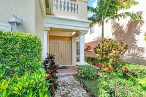 565 Gazetta Way, West Palm Beach, FL 33413 Sold 03/28/24