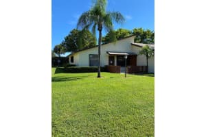 8050 SE Villa Circle, Hobe Sound, FL 33455 Sold 01/23/24
