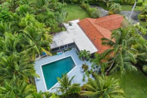 8106 N Damascus Drive, Palm Beach Gardens, FL 33418 Sold 04/24/24