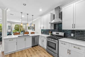 10697 Old Hammock Way, Wellington, FL 33414 Sold 12/08/23