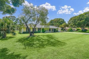 1035 6th Place, Vero Beach, FL 32962 Sold 02/26/24