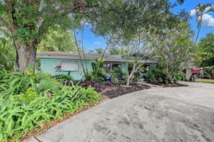 1184 SW 23rd Avenue, Boynton Beach, FL 33426 Sold 01/17/24