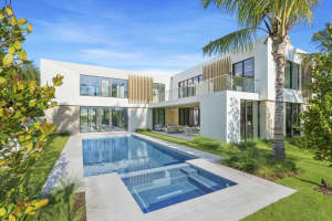 2291 Ibis Isle Road E, Palm Beach, FL 33480 Sold 02/26/24