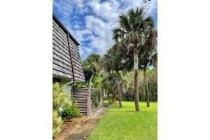 784 NW 10th Terrace 784, Stuart, FL 34994 Sold 12/15/23