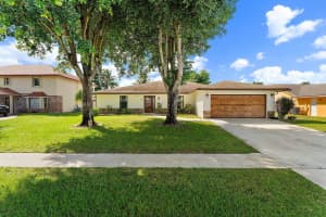 138 Granada Street, Royal Palm Beach, FL 33411 Sold 11/30/23