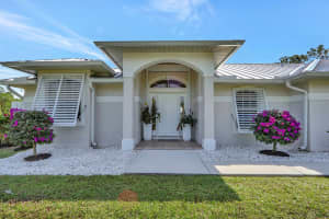 2705 SE Ranch Acres Circle, Jupiter, FL 33478 Sold 12/20/23