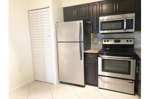 19108 Glenmoor Drive, West Palm Beach, FL 33409 Sold 11/27/23