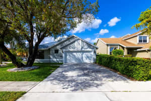 8611 Old Towne Way, Boca Raton, FL 33433 Sold 12/15/23