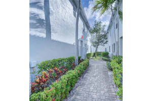 3098 Laurel Ridge Circle, Riviera Beach, FL 33404 Sold 11/30/23