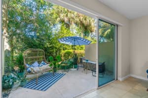 1033 Pinewood Lake Court, Greenacres, FL 33415 Sold 12/06/23