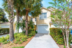 1033 Pinewood Lake Court, Greenacres, FL 33415 Sold 12/06/23