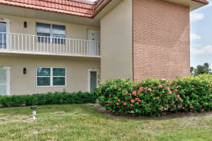 55 Woodland Drive 101, Vero Beach, FL 32962 Sold 03/11/24