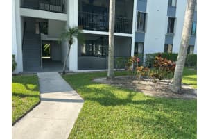 1009 Green Pine Boulevard D1, West Palm Beach, FL 33409 Sold 02/28/24