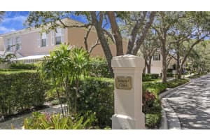32 Laurel Oaks Circle, Tequesta, FL 33469 Sold 02/01/24