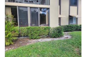 442 Pine Glen Lane D-1, Greenacres, FL 33463 Sold 03/07/24