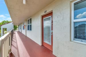 25 Abbey Lane 403, Delray Beach, FL 33446 Sold 12/20/23