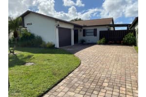 5478 Mirror Lakes Boulevard, Boynton Beach, FL 33472 Sold 08/14/24