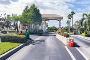 335 NW Somerset Circle, Port St Lucie, FL 34983 Sold 12/28/23