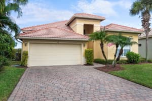 335 NW Somerset Circle, Port St Lucie, FL 34983 Sold 12/28/23