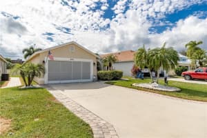 563 10th Place, Vero Beach, FL 32960 Sold 01/29/24