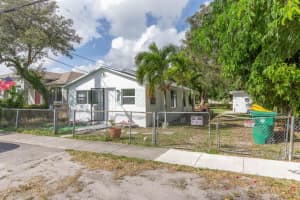 806 Phippen Waiters Road, Dania Beach, FL 33004 Sold 05/15/24