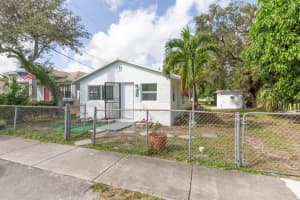 806 Phippen Waiters Road, Dania Beach, FL 33004 Sold 05/15/24