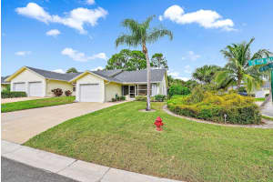 8193 SE Fox Hill Place, Hobe Sound, FL 33455 Sold 12/12/23
