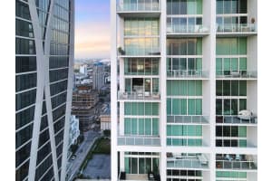 1040 Biscayne Boulevard 3301, Miami, FL 33132 Sold 08/01/24