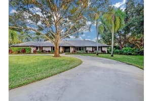 19810 Queenswood Drive, Jupiter, FL 33458 Sold 01/05/24