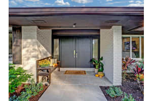19810 Queenswood Drive, Jupiter, FL 33458 Sold 01/05/24