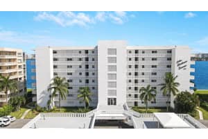 401 Lake Shore Drive 205, Lake Park, FL 33403 Sold 08/23/24