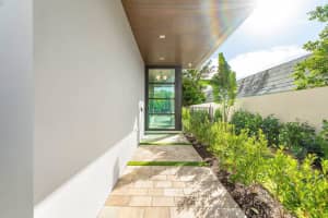 140 NE Wavecrest Way, Boca Raton, FL 33432 Sold 12/29/23