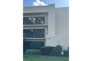 5190 Las Verdes Circle 105, Delray Beach, FL 33484 Sold 12/07/23
