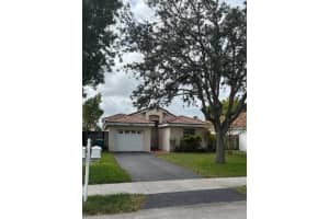 8322 SW 44 Place, Davie, FL 33328 Sold 12/07/23