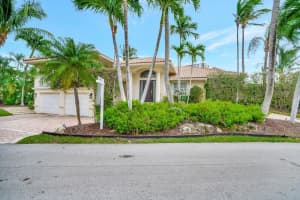 290 E Fern Drive, Boca Raton, FL 33432 Sold 03/26/24