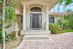 290 E Fern Drive, Boca Raton, FL 33432 Sold 03/26/24
