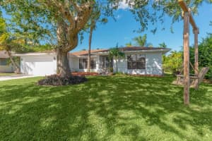 619 NE Lima Vias, Jensen Beach, FL 34957 Sold 12/12/23