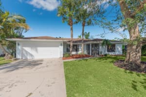 619 NE Lima Vias, Jensen Beach, FL 34957 Sold 12/12/23