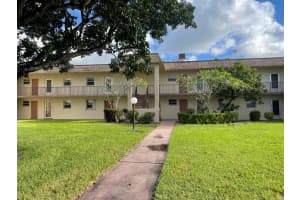 702 Lori Drive 194, Palm Springs, FL 33461 Sold 12/18/23