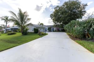 3805 6th Lane, Vero Beach, FL 32968 Sold 03/19/24