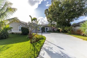 3805 6th Lane, Vero Beach, FL 32968 Sold 03/19/24